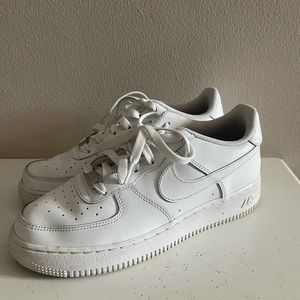Boys size 6 Nike air forces/ Women’s size 8